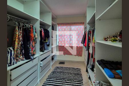 Casa de condomínio à venda com 350m², 4 quartos e 2 vagasQuarto 1