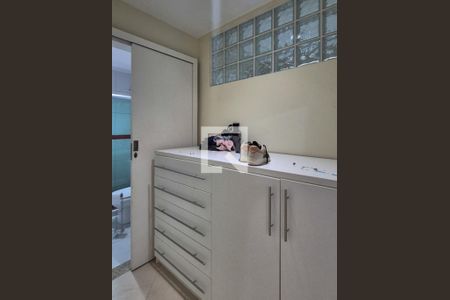 Casa de condomínio à venda com 350m², 4 quartos e 2 vagasBanheiro 3