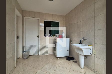 Casa de condomínio à venda com 350m², 4 quartos e 2 vagasDespensa 