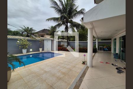 Casa de condomínio à venda com 350m², 4 quartos e 2 vagasÁrea externa 