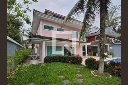 Casa de condomínio à venda com 350m², 4 quartos e 2 vagasÁrea externa 