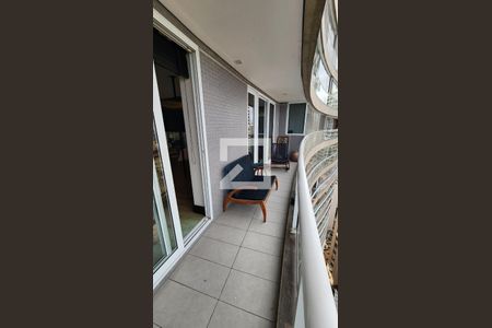 Studio para alugar com 74m², 1 quarto e 1 vaga Studio para alugar com 74m², 1 quarto e 1 vagaSacada