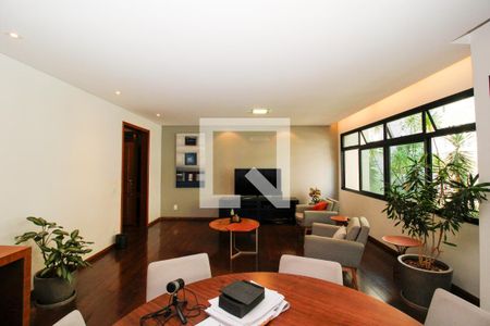 Apartamento para alugar com 168m², 4 quartos e 3 vagasSala