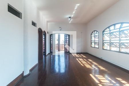 Sala de casa para alugar com 15 quartos, 551m² em Vila Natal, Mogi das Cruzes