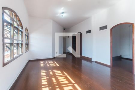 Sala de casa para alugar com 15 quartos, 551m² em Vila Natal, Mogi das Cruzes