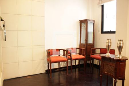 Apartamento para alugar com 136m², 2 quartos e 2 vagasHall