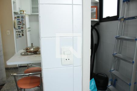 Apartamento para alugar com 136m², 2 quartos e 2 vagasBanheiro de Serviço