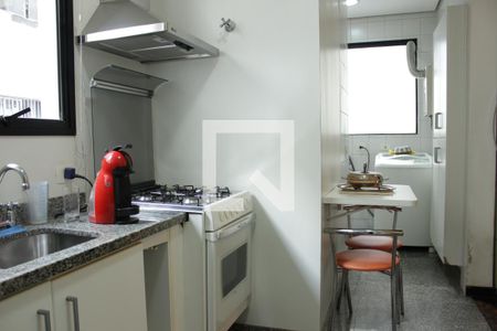 Apartamento para alugar com 136m², 2 quartos e 2 vagasCozinha