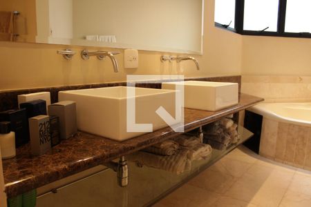 Apartamento para alugar com 136m², 2 quartos e 2 vagasBanheiro da Suíte 2