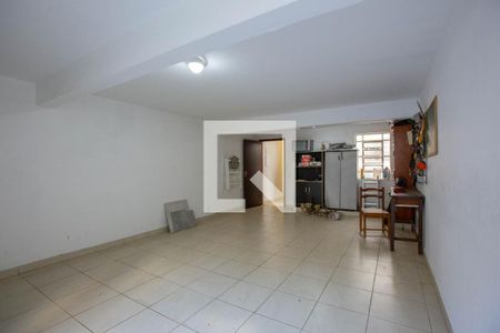 Casa à venda com 400m², 3 quartos e 3 vagas Casa à venda com 400m², 3 quartos e 3 vagasGaragem