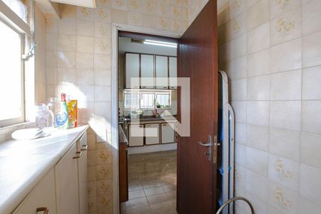 Casa à venda com 400m², 3 quartos e 3 vagas Casa à venda com 400m², 3 quartos e 3 vagasDespensa da cozinha