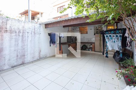 Casa à venda com 400m², 3 quartos e 3 vagas Casa à venda com 400m², 3 quartos e 3 vagasQuintal com churrasqueira