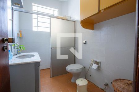 Casa à venda com 400m², 3 quartos e 3 vagas Casa à venda com 400m², 3 quartos e 3 vagasBanheiro primeiro andar