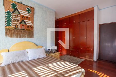 Casa à venda com 400m², 3 quartos e 3 vagas Casa à venda com 400m², 3 quartos e 3 vagasQuarto 1 Suíte