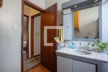 Casa à venda com 400m², 3 quartos e 3 vagas Casa à venda com 400m², 3 quartos e 3 vagasBanheiro primeiro andar