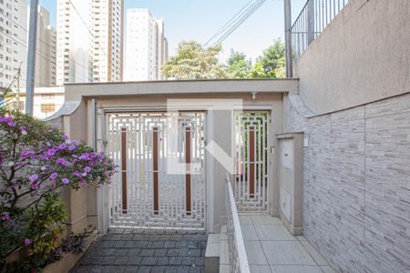 Casa à venda com 400m², 3 quartos e 3 vagas Casa à venda com 400m², 3 quartos e 3 vagasFrente da casa