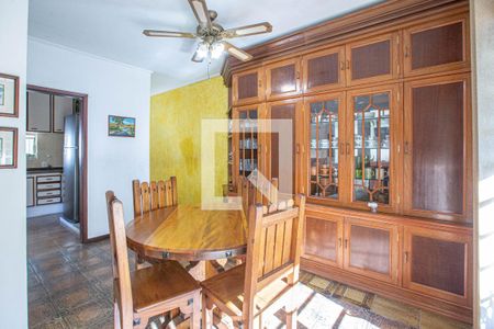 Casa à venda com 400m², 3 quartos e 3 vagas Casa à venda com 400m², 3 quartos e 3 vagasSala de almoço