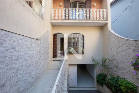 Casa à venda com 400m², 3 quartos e 3 vagas Casa à venda com 400m², 3 quartos e 3 vagasFrente da casa