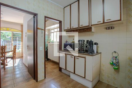 Casa à venda com 400m², 3 quartos e 3 vagas Casa à venda com 400m², 3 quartos e 3 vagasCozinha