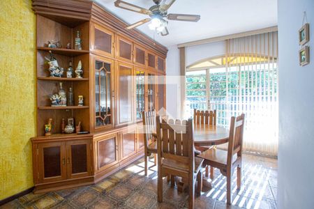 Casa à venda com 400m², 3 quartos e 3 vagas Casa à venda com 400m², 3 quartos e 3 vagasSala de almoço