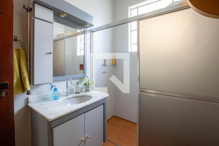 Casa à venda com 400m², 3 quartos e 3 vagas Casa à venda com 400m², 3 quartos e 3 vagasBanheiro primeiro andar