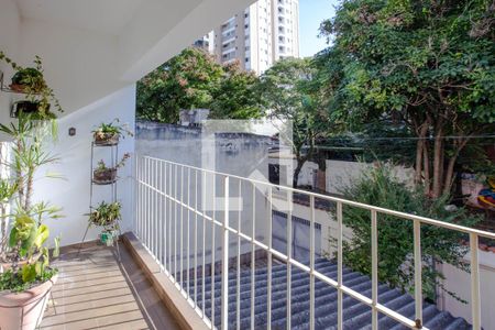 Casa à venda com 400m², 3 quartos e 3 vagas Casa à venda com 400m², 3 quartos e 3 vagasSacada sala de almoço