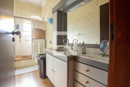 Casa à venda com 400m², 3 quartos e 3 vagas Casa à venda com 400m², 3 quartos e 3 vagasBanheiro do quarto suíte