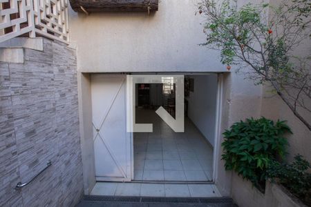 Casa à venda com 400m², 3 quartos e 3 vagas Casa à venda com 400m², 3 quartos e 3 vagasGaragem