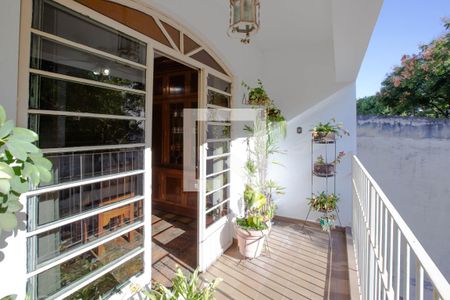 Casa à venda com 400m², 3 quartos e 3 vagas Casa à venda com 400m², 3 quartos e 3 vagasSacada sala de almoço