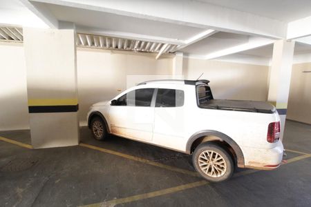Garagem de apartamento para alugar com 2 quartos, 56m² em Santa Mônica, Uberlândia