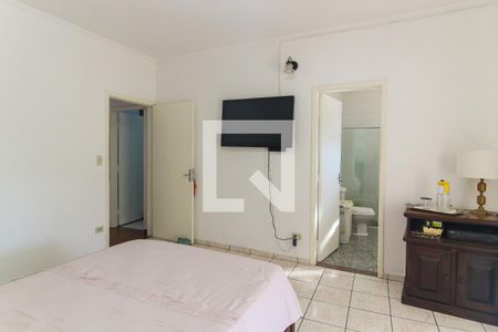 Suíte de casa à venda com 4 quartos, 220m² em Parque Guarani, São Paulo