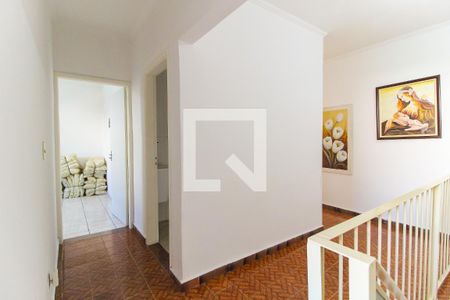 Casa à venda com 220m², 4 quartos e 2 vagas Casa à venda com 220m², 4 quartos e 2 vagasHall
