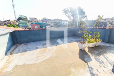 Casa à venda com 220m², 4 quartos e 2 vagas Casa à venda com 220m², 4 quartos e 2 vagasTerraço