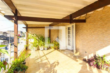 Casa à venda com 220m², 4 quartos e 2 vagas Casa à venda com 220m², 4 quartos e 2 vagasVaranda da Suíte