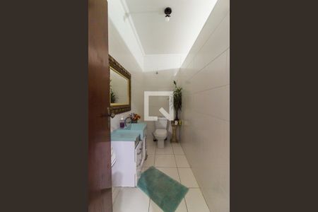 Casa à venda com 220m², 4 quartos e 2 vagas Casa à venda com 220m², 4 quartos e 2 vagasLavabo