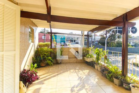 Casa à venda com 220m², 4 quartos e 2 vagas Casa à venda com 220m², 4 quartos e 2 vagasVaranda da Suíte