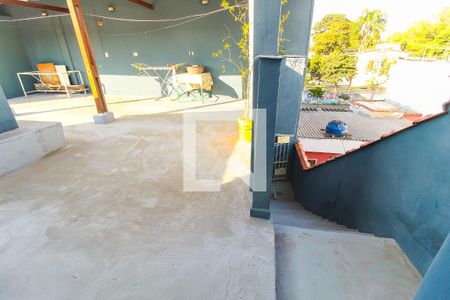 Casa à venda com 220m², 4 quartos e 2 vagas Casa à venda com 220m², 4 quartos e 2 vagasÁrea de Serviço