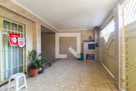 Casa à venda com 220m², 4 quartos e 2 vagas Casa à venda com 220m², 4 quartos e 2 vagasGaragem