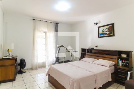 Suíte de casa à venda com 4 quartos, 220m² em Parque Guarani, São Paulo