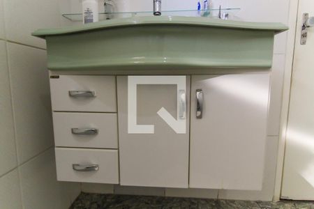 Casa à venda com 220m², 4 quartos e 2 vagas Casa à venda com 220m², 4 quartos e 2 vagasBanheiro da Suíte