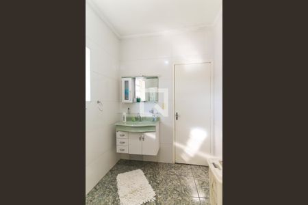 Casa à venda com 220m², 4 quartos e 2 vagas Casa à venda com 220m², 4 quartos e 2 vagasBanheiro da Suíte