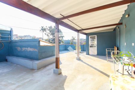 Casa à venda com 220m², 4 quartos e 2 vagas Casa à venda com 220m², 4 quartos e 2 vagasTerraço