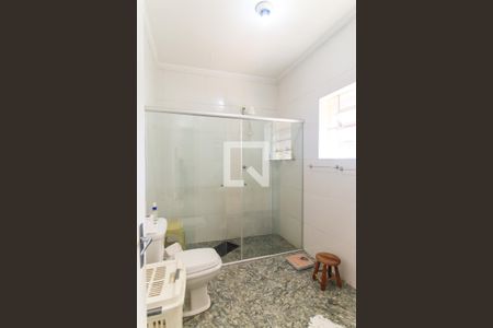 Casa à venda com 220m², 4 quartos e 2 vagas Casa à venda com 220m², 4 quartos e 2 vagasBanheiro da Suíte