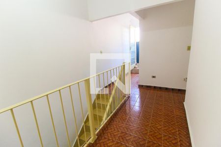 Casa à venda com 220m², 4 quartos e 2 vagas Casa à venda com 220m², 4 quartos e 2 vagasHall