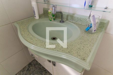 Casa à venda com 220m², 4 quartos e 2 vagas Casa à venda com 220m², 4 quartos e 2 vagasBanheiro da Suíte