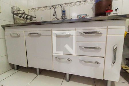 Casa à venda com 220m², 4 quartos e 2 vagas Casa à venda com 220m², 4 quartos e 2 vagasCozinha