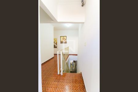 Casa à venda com 220m², 4 quartos e 2 vagas Casa à venda com 220m², 4 quartos e 2 vagasHall