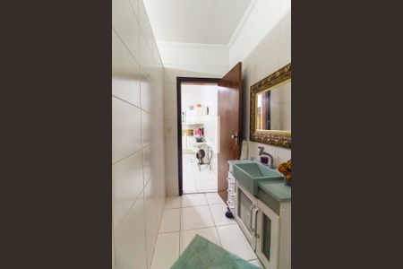 Casa à venda com 220m², 4 quartos e 2 vagas Casa à venda com 220m², 4 quartos e 2 vagasLavabo