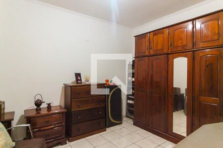 Casa à venda com 220m², 4 quartos e 2 vagas Casa à venda com 220m², 4 quartos e 2 vagasQuarto 2