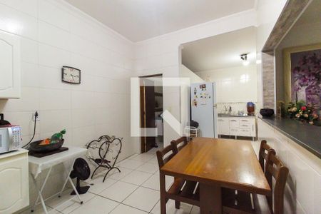 Casa à venda com 220m², 4 quartos e 2 vagas Casa à venda com 220m², 4 quartos e 2 vagasCozinha
